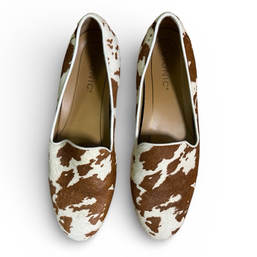 Coastal cowgirl Vionic Women's Cowhide Pattern Loafers- Size 8 amazing condition